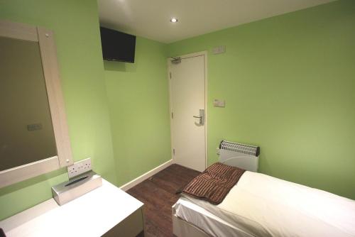 Primelodge Doncaster - image 12