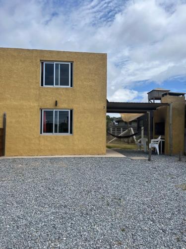 Casita amarilla 2