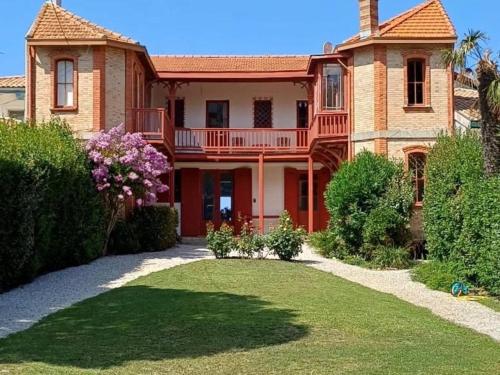 Superbe Villa Arcachon Face Mer - 11 Pièces, 15 Pers, Jardin, Accès Direct Plage - FR-1-433-17