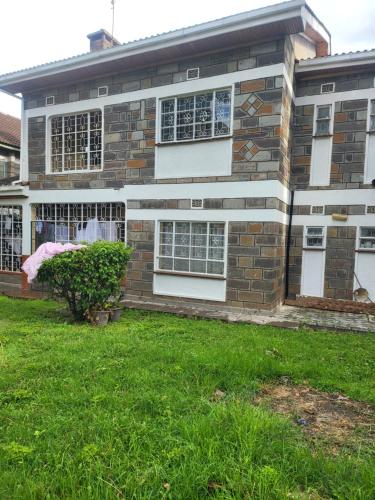GG CBD Homes Own Compound 5 bedroom in นากูรู่