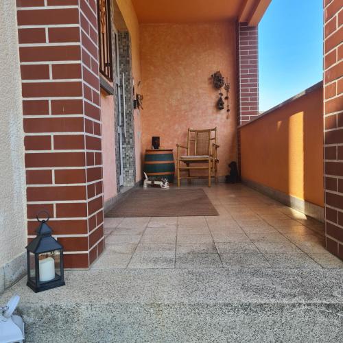 Rooftop Apartment komplett möbliert,direkt an der Haltestelle, nach Heidelberg,Mannheim ,Weinheim (,, Himmelsblick "Apartment komplett mobliert,direkt an der Haltestelle, nach Heidelberg,Mannheim ,We) in Hirschberg an der Bergstrasse