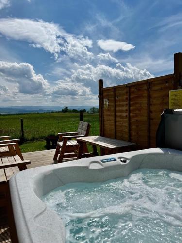 Black Isle Pods & Chalet in Knockbain