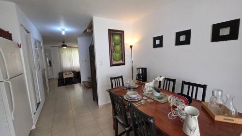 Comfortable Home in Gated Santo Domingo Community in Villa Mella
