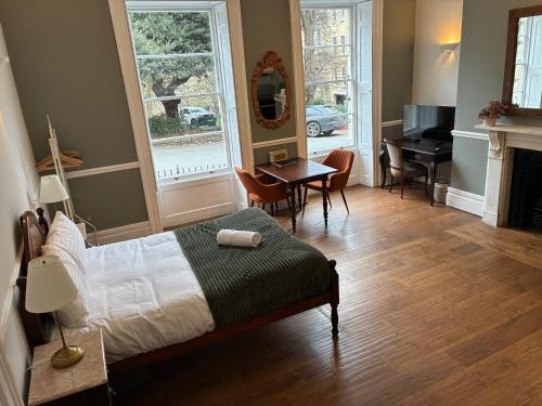 3 Berkeley Square Guesthouse Room Type - Triple Room with Private External Bathroom