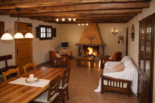 Létesítmények, Casa con piscina y vistas a montana - Cal Solsona in La Baronia de Rialb