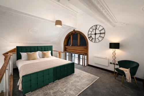 Stylish Two-Storey Apartment Rochdale in Rochdale