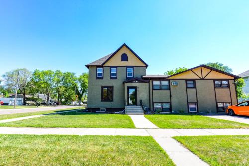 Private Suite near NDSU and Fargodome - image 11