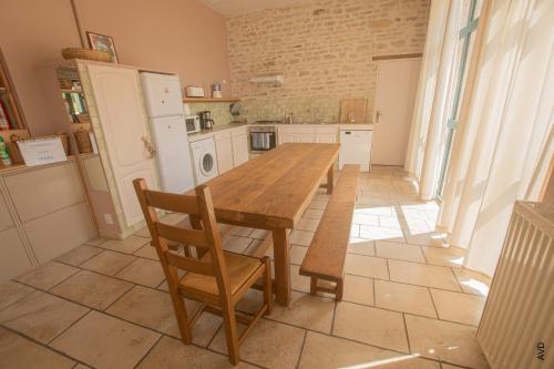 virtuve, Gîtes de la Bretonnière (Gites de la Bretonniere) in Bussy-le-Grand