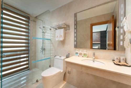 room detail thumbnail 2