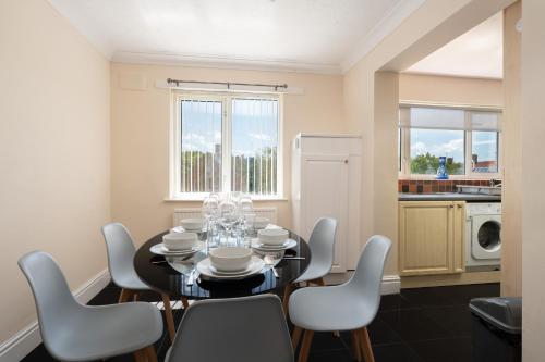 Facilities, Cosy Speke 3Bed Retreat with Parking in Liverpool Airport