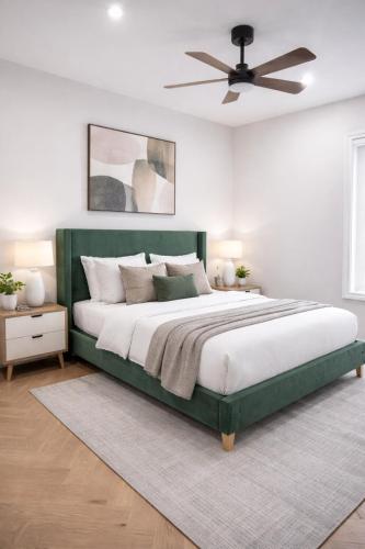 Luxury Hillside Escape with Scenic Views & Cozy Stay in Eltham