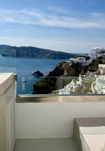 Kaleidoscope Cave Houses Room Type - Quadruple Room with Sea View