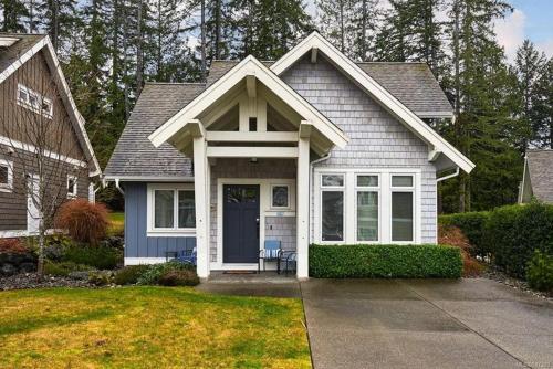 Qualicum Landing Coastal Cottage in Qualicum Bay (BC)