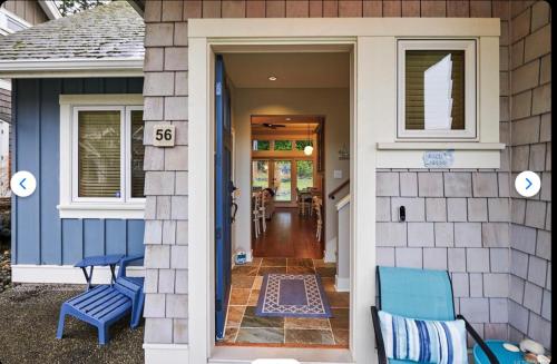 Qualicum Landing Coastal Cottage in Qualicum Bay (BC)