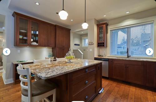 Qualicum Landing Coastal Cottage in Qualicum Bay (BC)