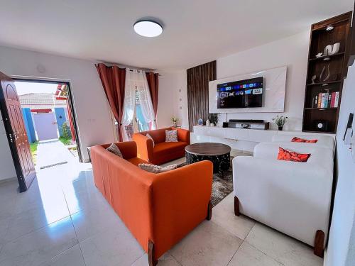 Villa calme et elegante avec jardin et terrasse - proche plage in Grand-Bassam