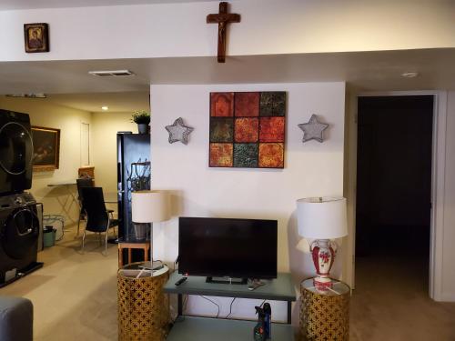 Private 2BR Guest Suite in Woodbridge in 伍德布里奇市中心