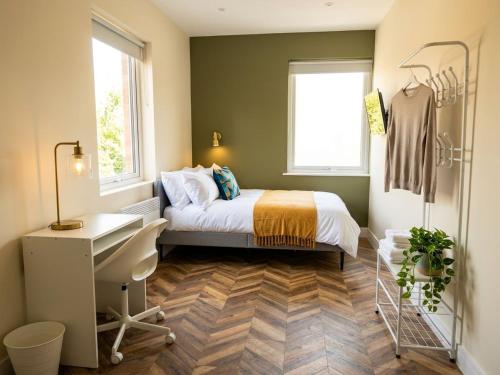 Guestroom, Stylish Studios 20 min train to Central London in London