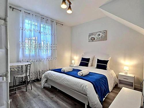 Full Modern House - Beautiful Garden - Private Parking Space - Paris & Disneyland MontFermeil in Chelles