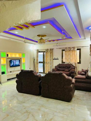 Villa 4 chambres salon disponible à Bobo derrière l'aéroport à Belleville (Villa 4 chambres salon disponible a Bobo derriere l'aeroport a Belleville) in Bobo Dioulasso