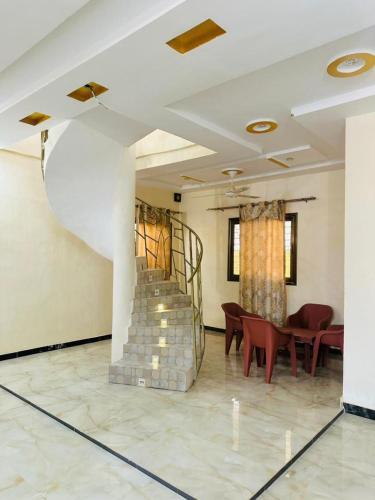 Villa 4 chambres salon disponible à Bobo derrière l'aéroport à Belleville (Villa 4 chambres salon disponible a Bobo derriere l'aeroport a Belleville) in Bobo Dioulasso