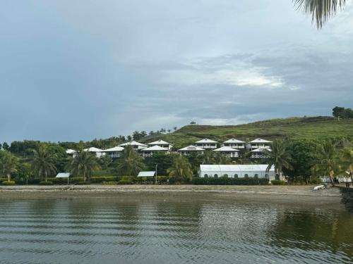 Dua Dua Beach Resort in Ракіракі