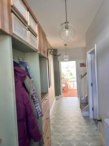 Large double room with a private bathroom in a quiet neighbourhood, Dublín (foto 10)