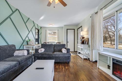 Family Retreat Near MSP & MOA - Yard, Game Room in 里奇菲爾德