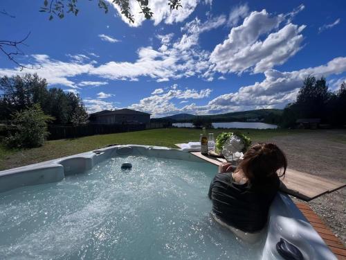 The Arctic and Aurora Luxury Lakehouse in Chena (AK)