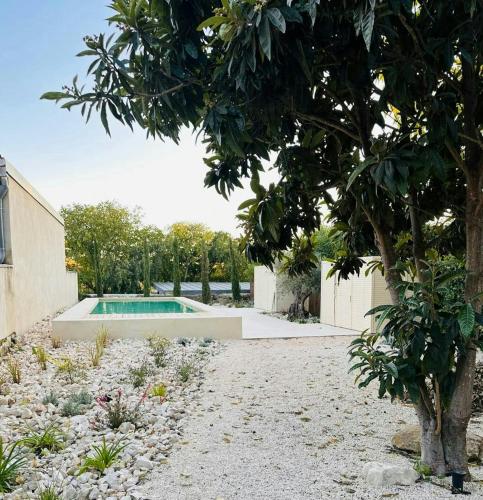 Architect's House With Pool Near Uzès gîte à louer Saint-Quentin-la-Poterie