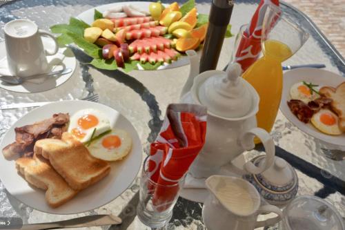식음료(F&B), Paradise First Hotel in 누쿠알로파