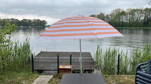 花園, Twee slaapkamer stacaravan met vissteiger in 亨厄洛