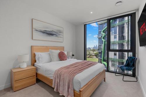 Guestroom, Spacious 2BR | Flemington Racecourse Views & Pool in Flemington