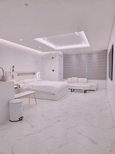 5 seconds to Dongmyo Station, Yangju