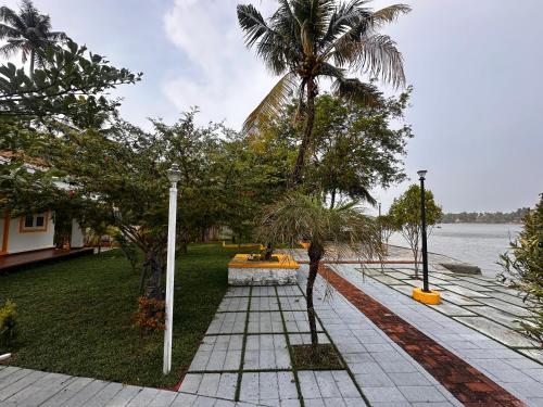 CASA DE CANOLI - A Private backwater villa - Kochi