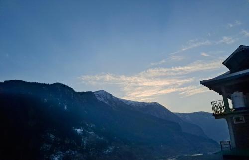 A környék, The Sangla Chalet Homestay in Sangla