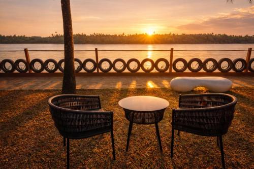 TAM BoSa Beach Retreat in Varamballi