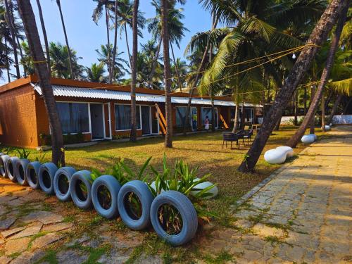 TAM BoSa Beach Retreat in Varamballi