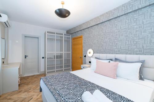 The Hotel 48 - image 20