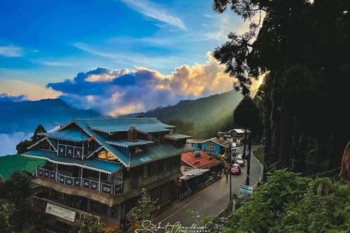 Ground Nest Homestay Lepchajagat in Ghoom Pahar Forest