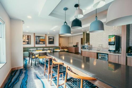 Fairfield Inn & Suites by Marriott Atlanta Kennesaw - image 37