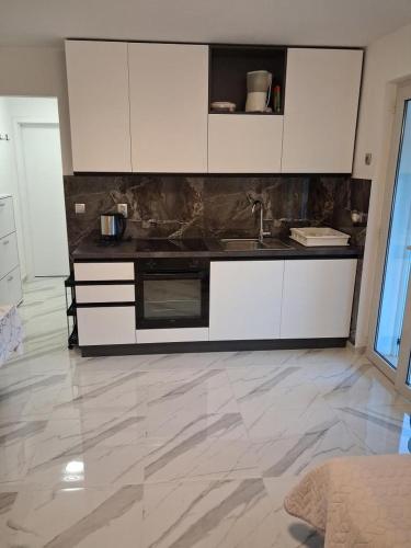 Apartment in Vinišce with Seaview, Balcony, Air condition, WIFI (4752-2), Vinišće (foto 4)