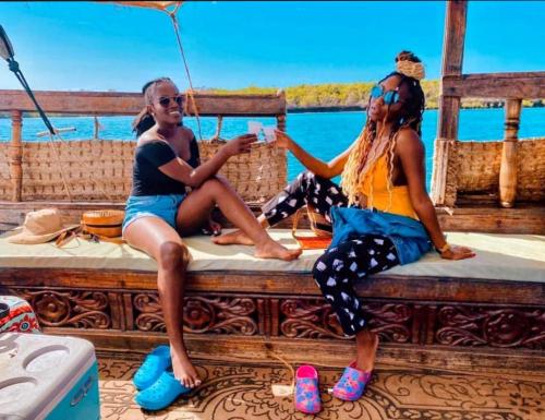 Wasini dolphin adventure in Shimoni