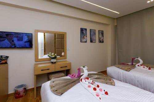 New rizk pyramids inn - main image