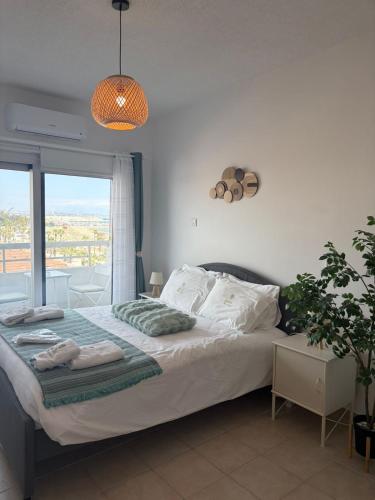 Lazuli Sea View Beachfront - Ap Finikoudes - image 5