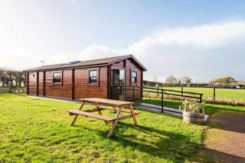 Peaceful log cabin nr Ross-on-Wye, Herefordshire in Hentland