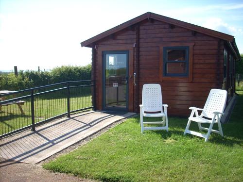 Dārzs, Peaceful log cabin nr Ross-on-Wye, Herefordshire in Hentland