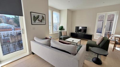 Fulham Hestercombe House by Viridian Apartments - image 5