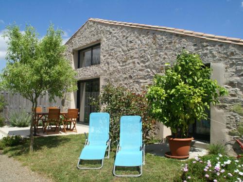 Quaint Holiday Home in Chateau-d'Olonne near Sea gîte à louer Saint-Jean-d'Orbetiers