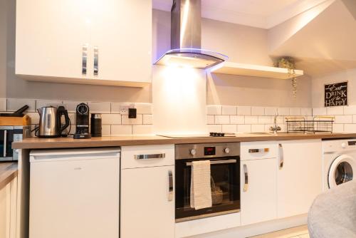2 bed flat Near Principality Stadium perfect for families and group stays – khách sạn tại Canton